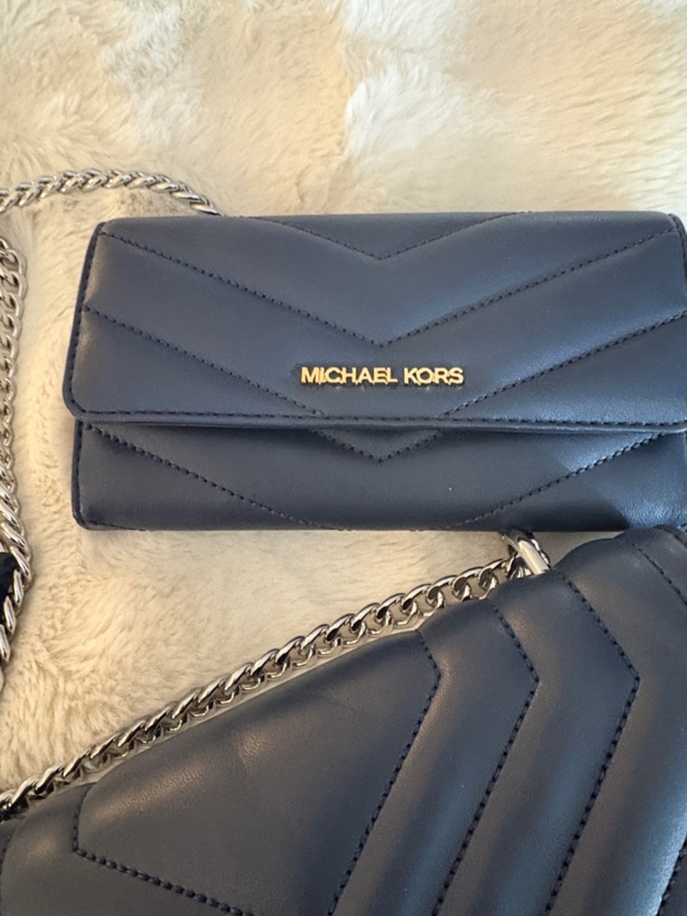 Michael Kors Navy Quilted Leather Crossbody with Chain Strap and Matching Wallet - Picture 2 of 4